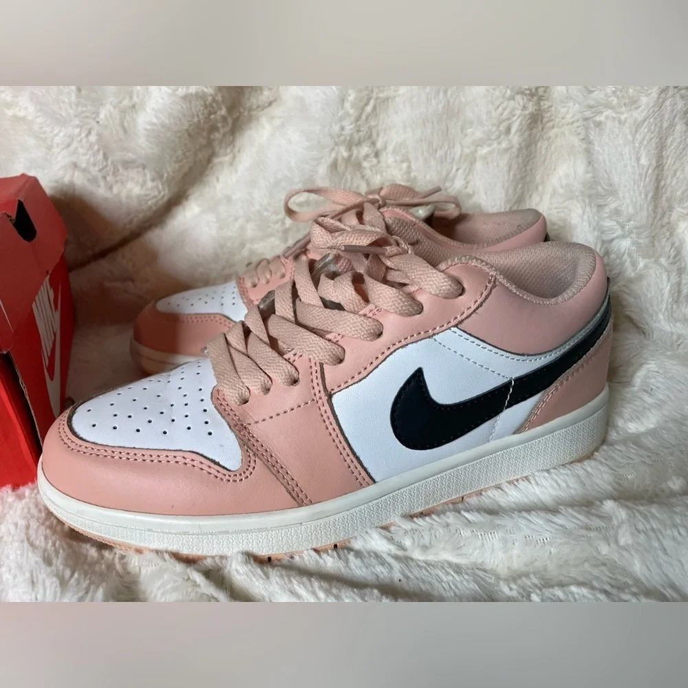 Size 7- Nike Air Jordan 1 Low GS ‘Light Arctic Pink’